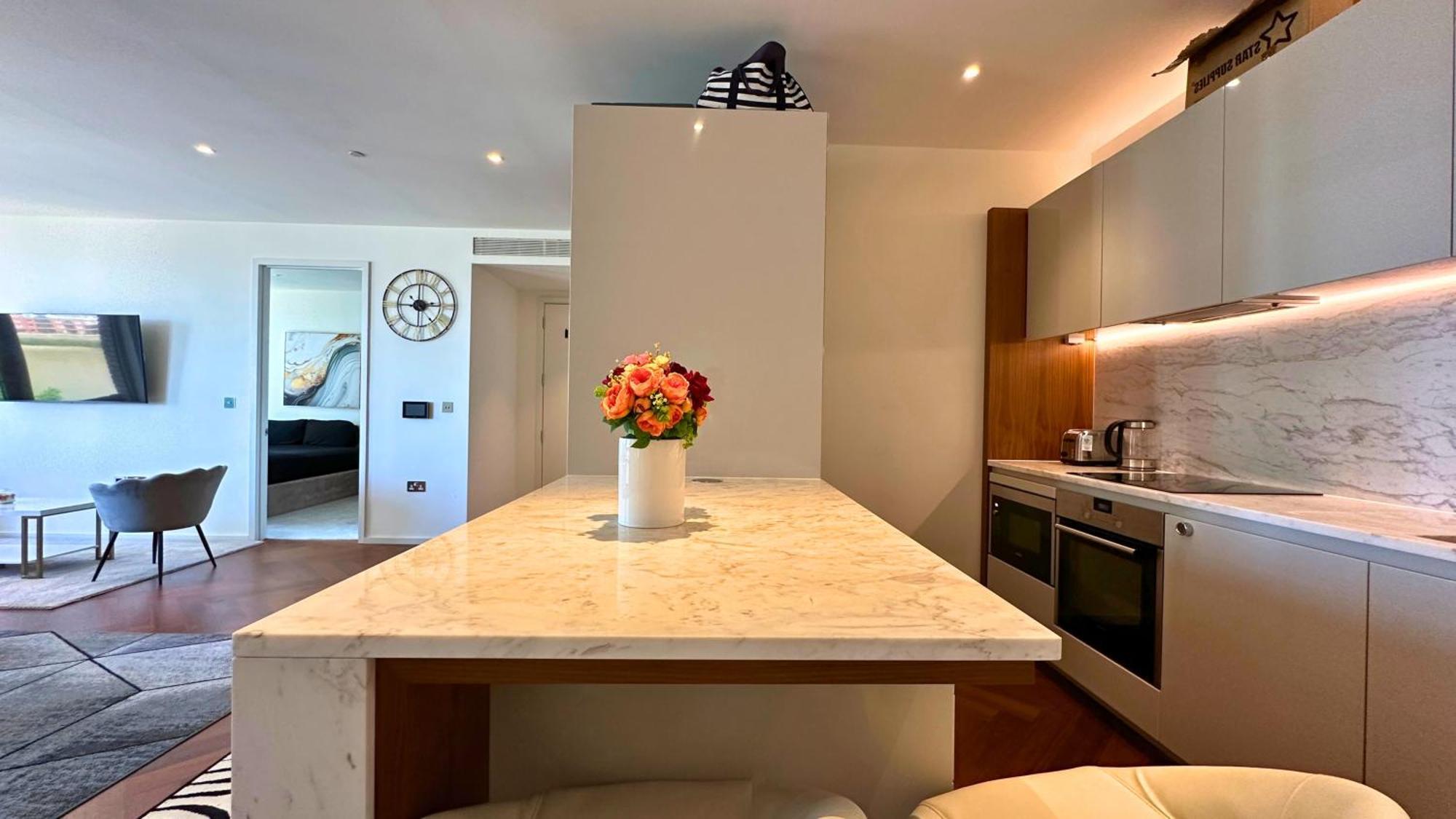 Lavish Penthouse River View Fast Wifi - Luxurylondonstays المظهر الخارجي الصورة